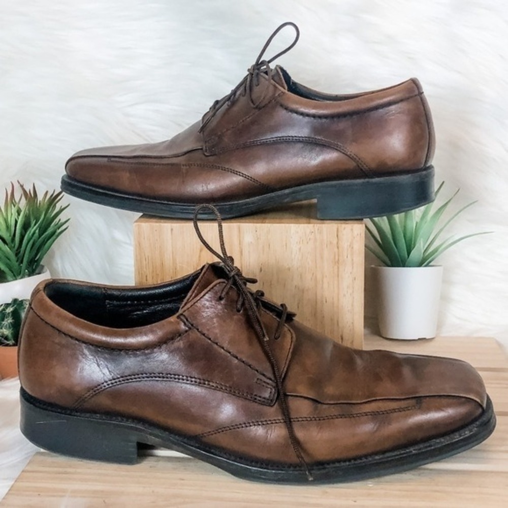 Johnston & Murphy Brown Bicycle Square Toe Oxfords‎